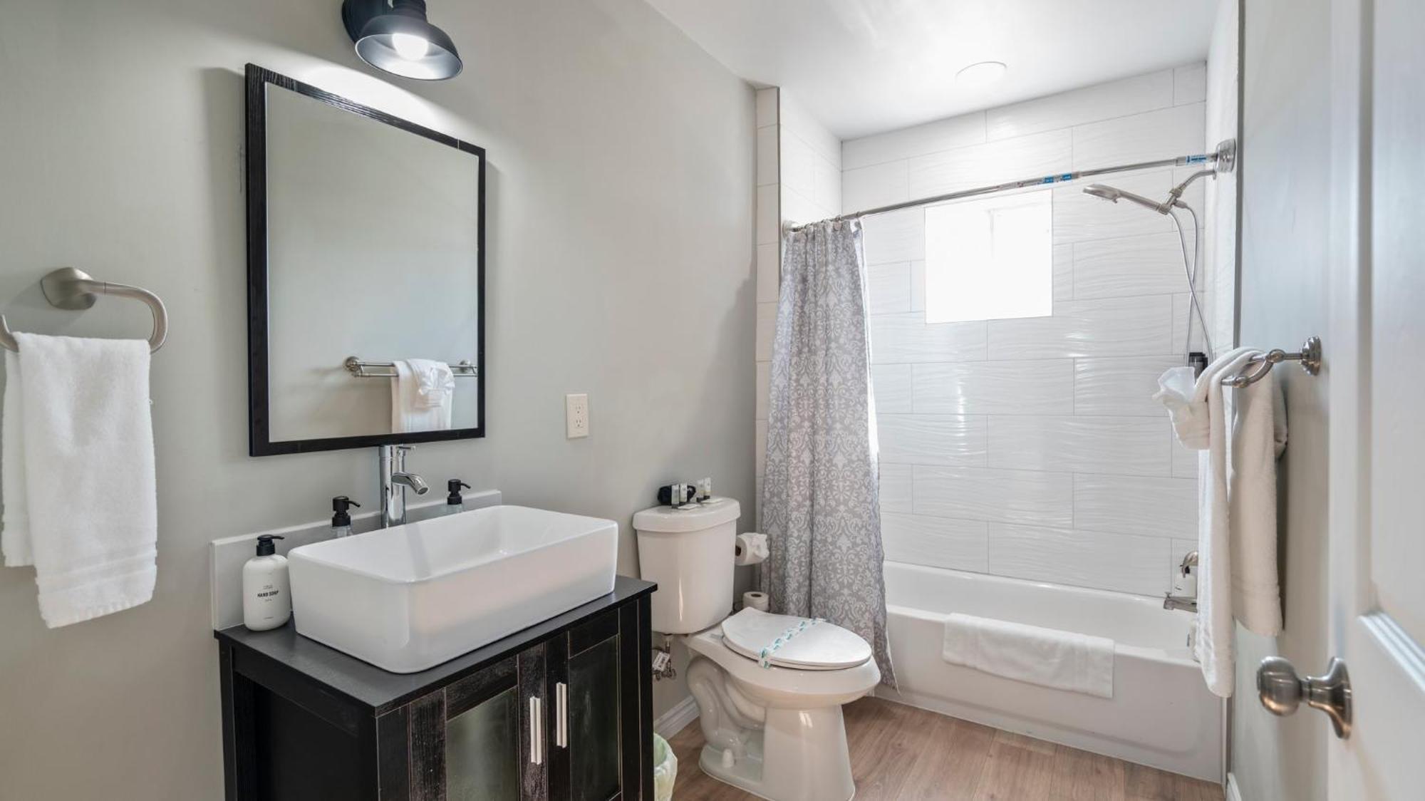 Serenity Bay Your Peaceful Away From Home. * Galveston