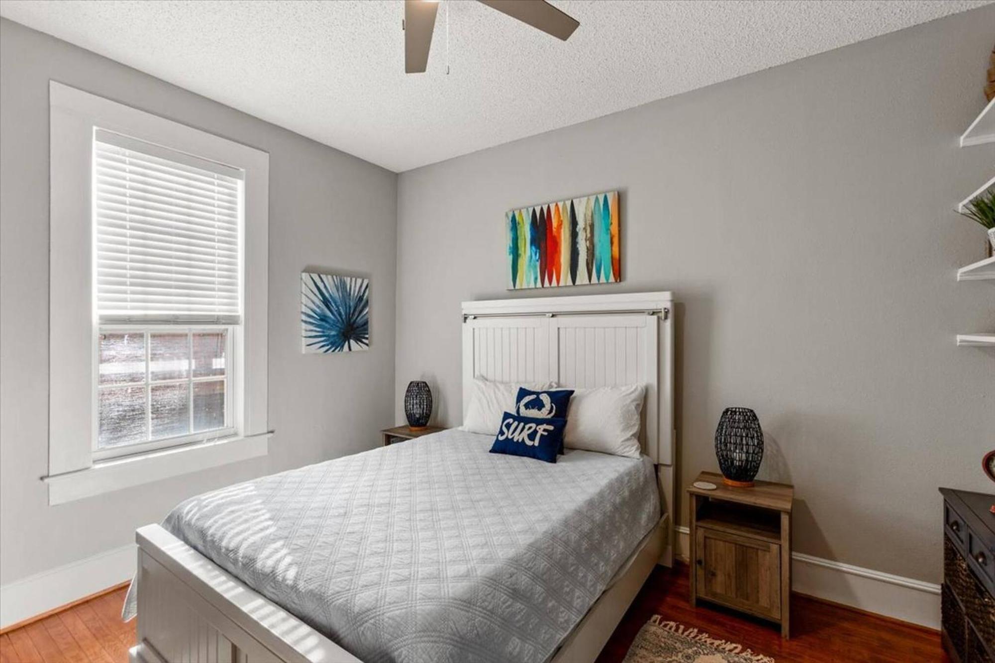 4 Blocks Fr Beach, Location, Pet Friendly! Holiday home Galveston