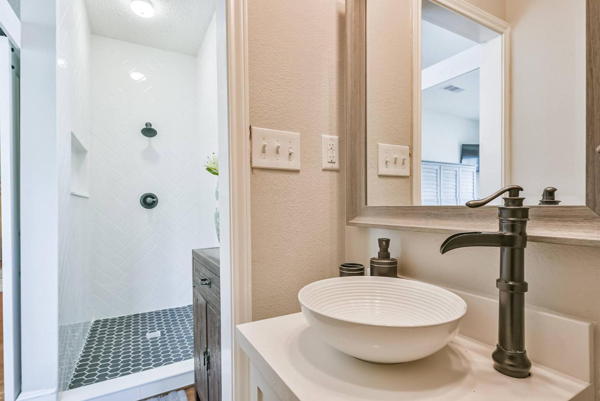 4 Blocks Fr Beach, Location, Pet Friendly! * Galveston