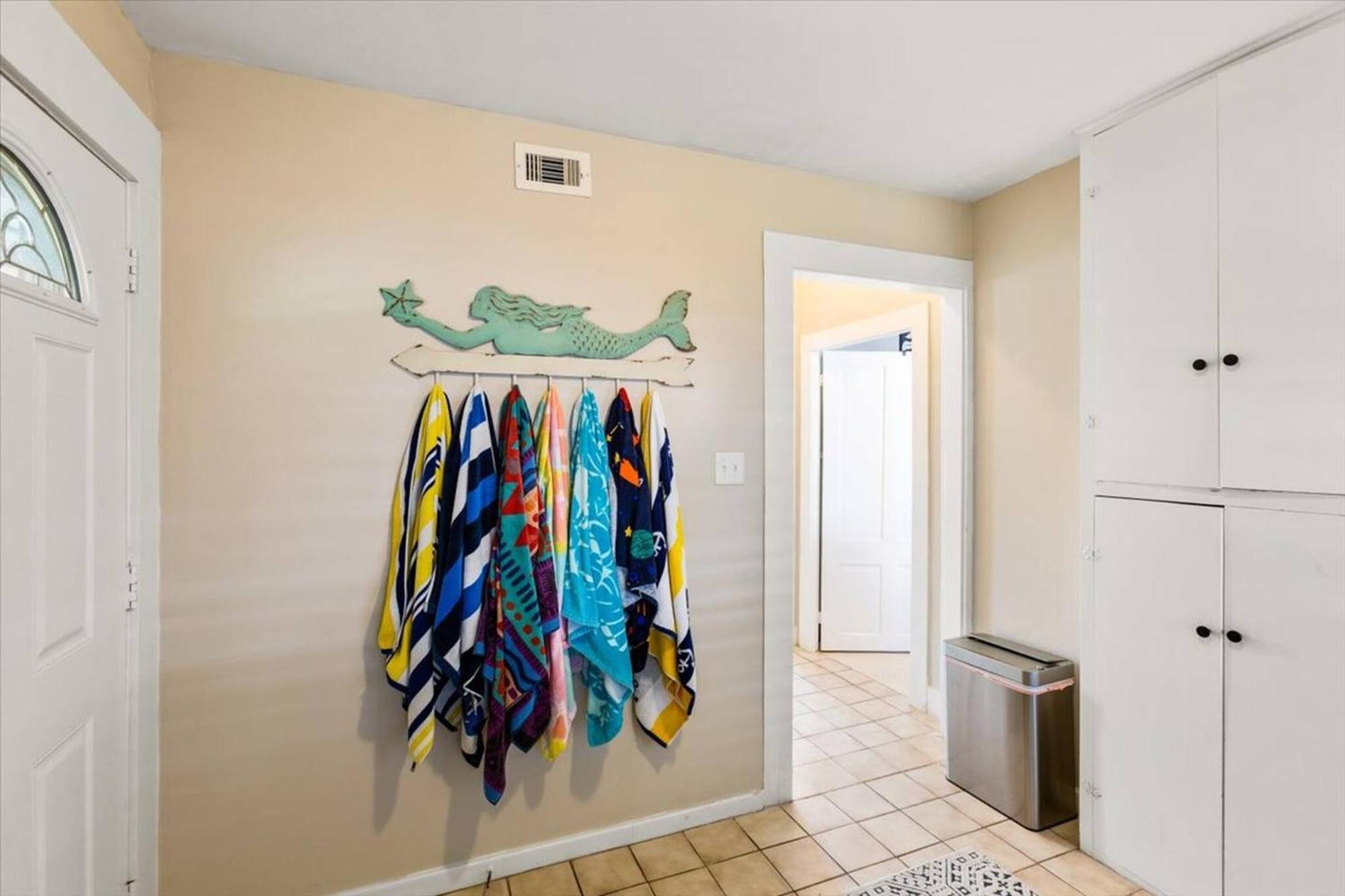 4 Blocks Fr Beach, Location, Pet Friendly! Holiday home Galveston