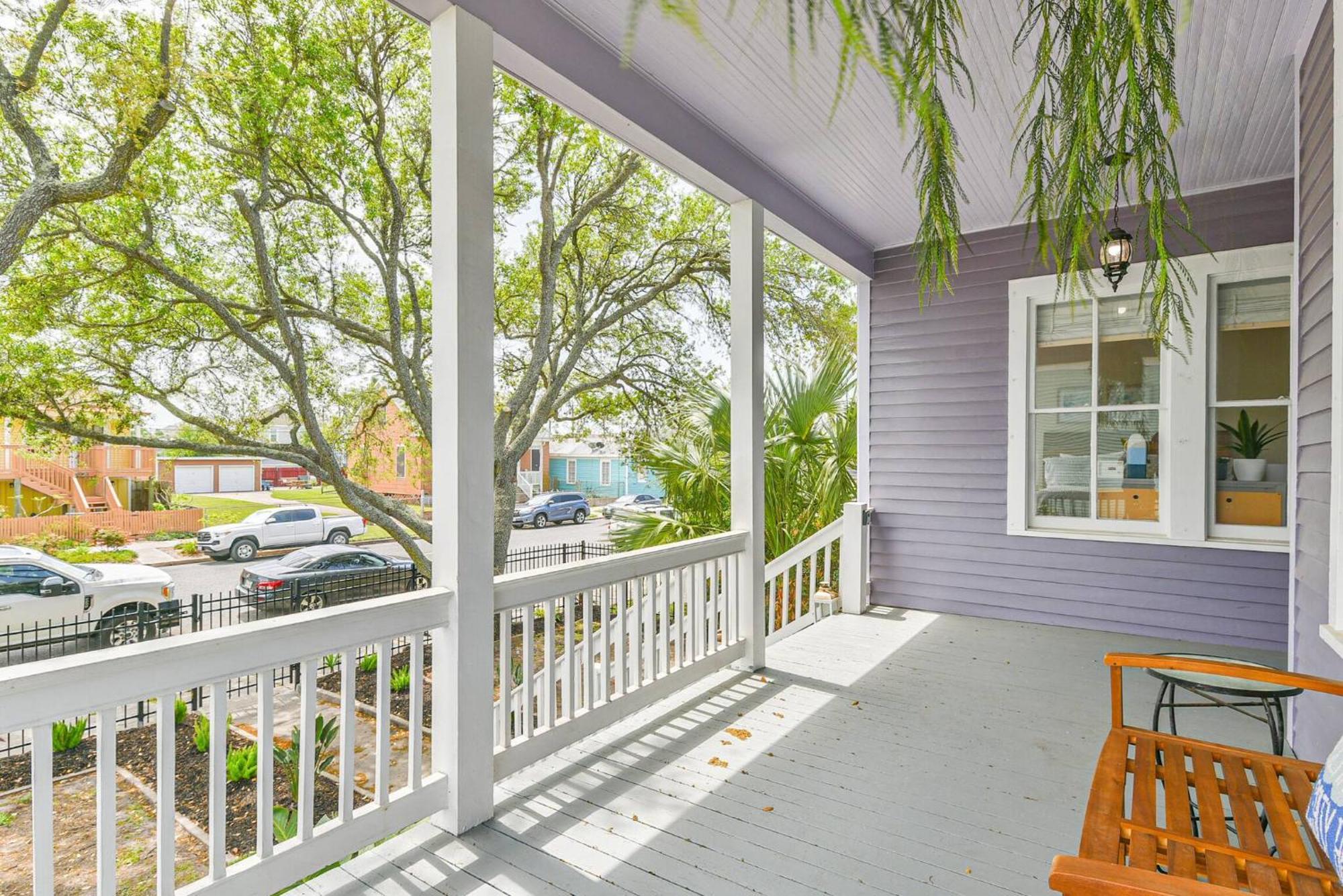 4 Blocks Fr Beach, Location, Pet Friendly!