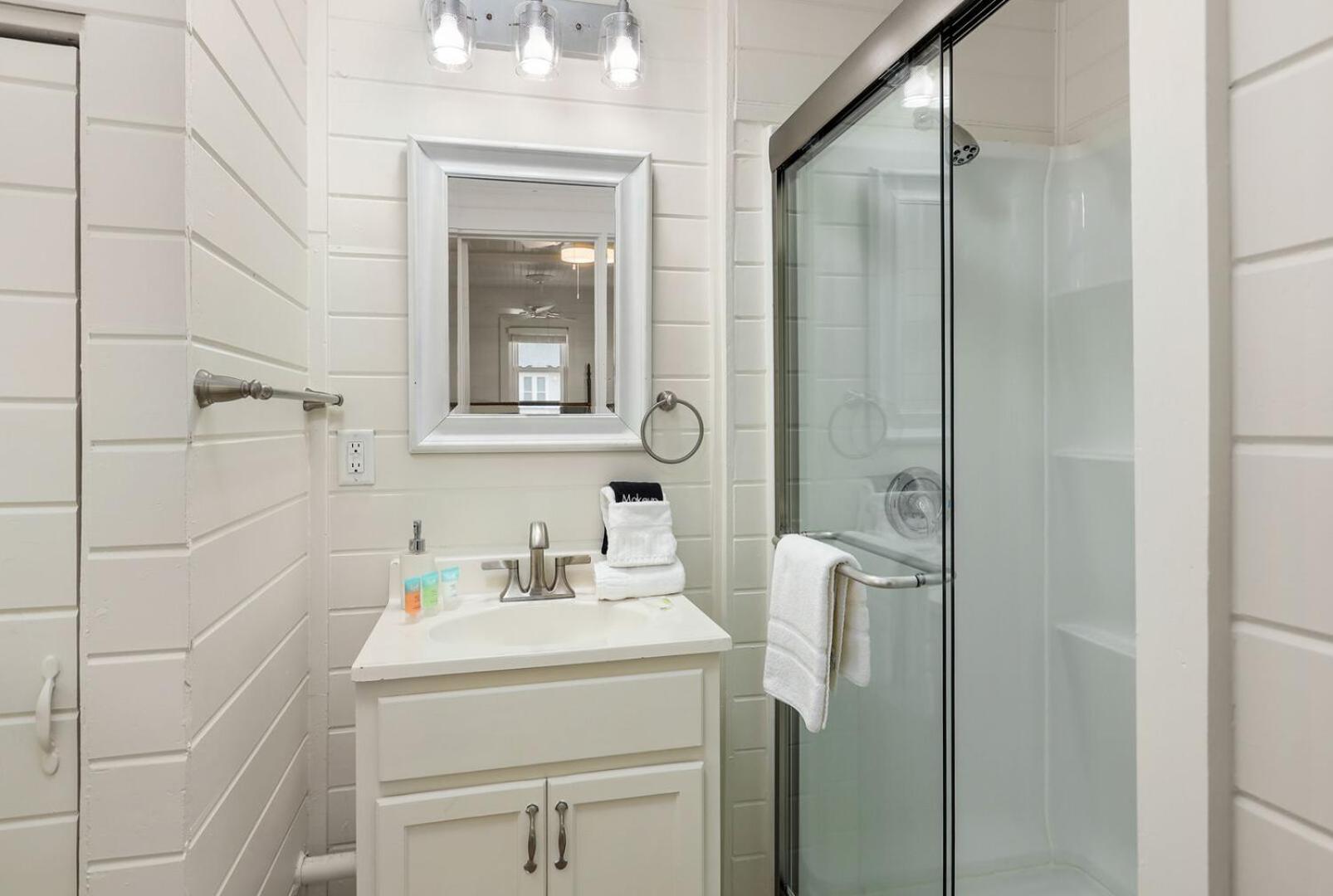 Sea Isle Sailfish Canal Front In Popular Sea Isle Pet Friendly Holiday home *