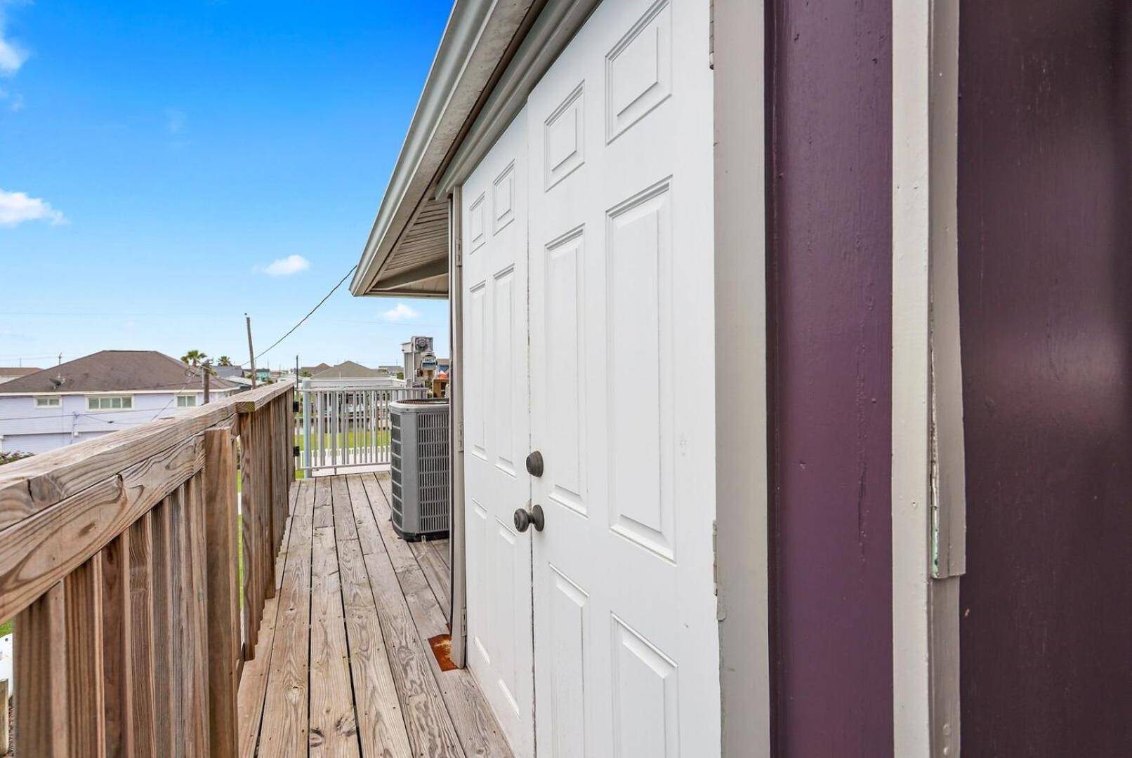 Sea Isle Sailfish Canal Front In Popular Sea Isle Pet Friendly Galveston