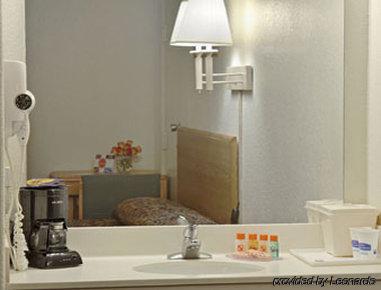 Howard Johnson By Wyndham Motel Galveston