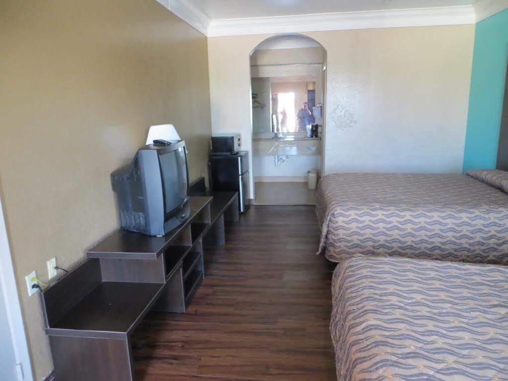 Hotel Super 8 By Wyndham 2*