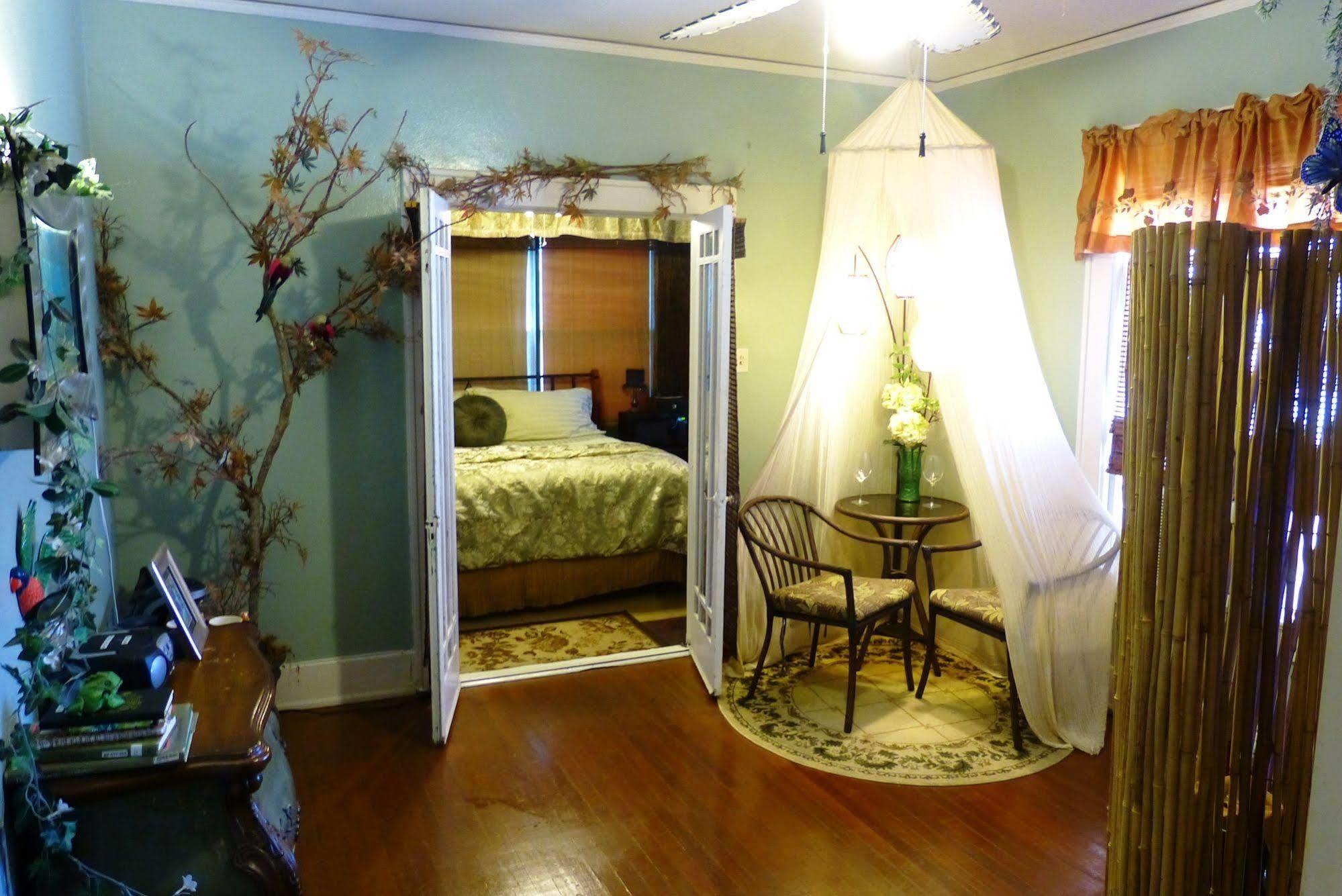 Avenue O Bed And Breakfast Bed & Breakfast