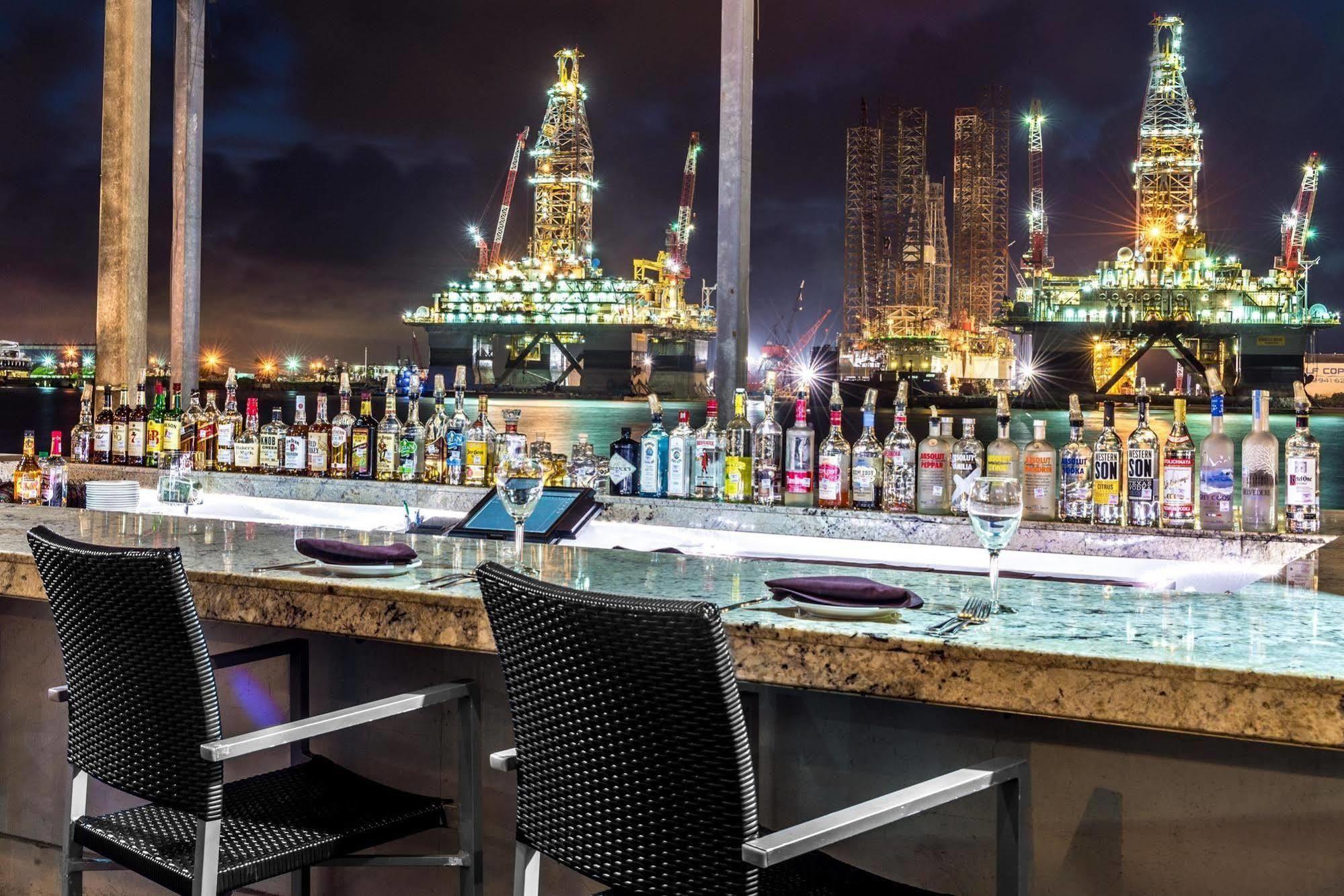 Harbor House And Marina At Pier 21 Galveston