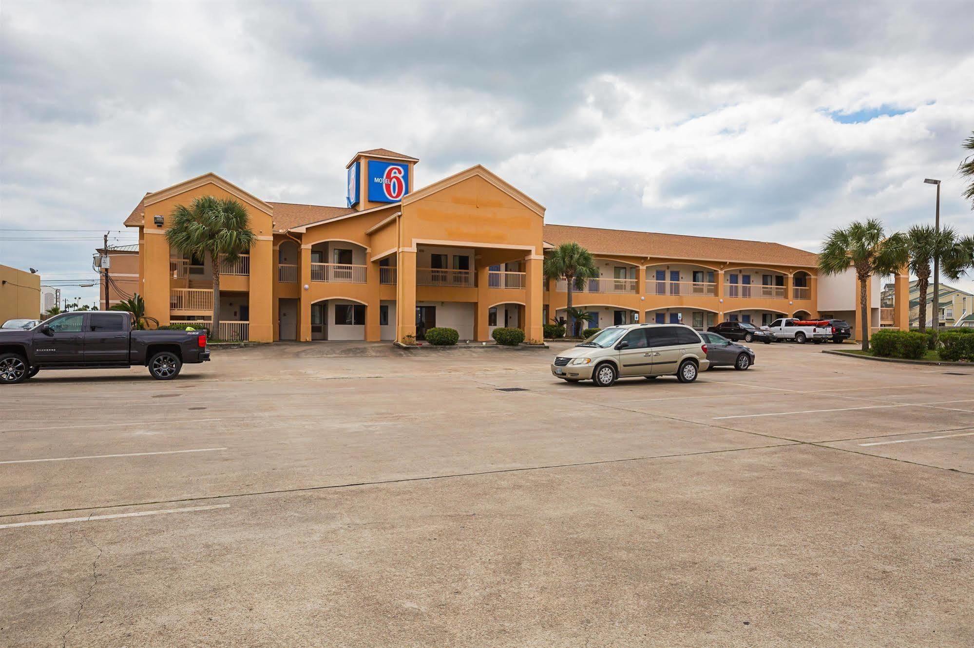 Hotel Island By Oyo Beach, Tx