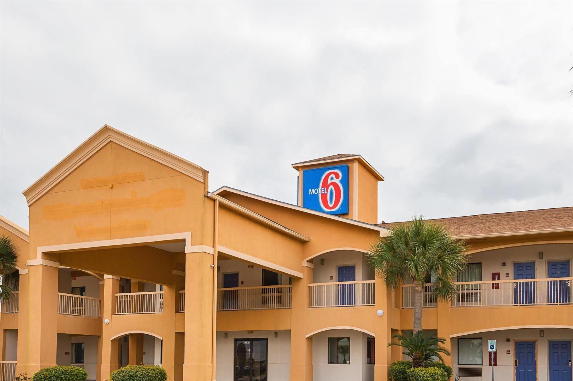Hotel Island By Oyo Beach, Tx