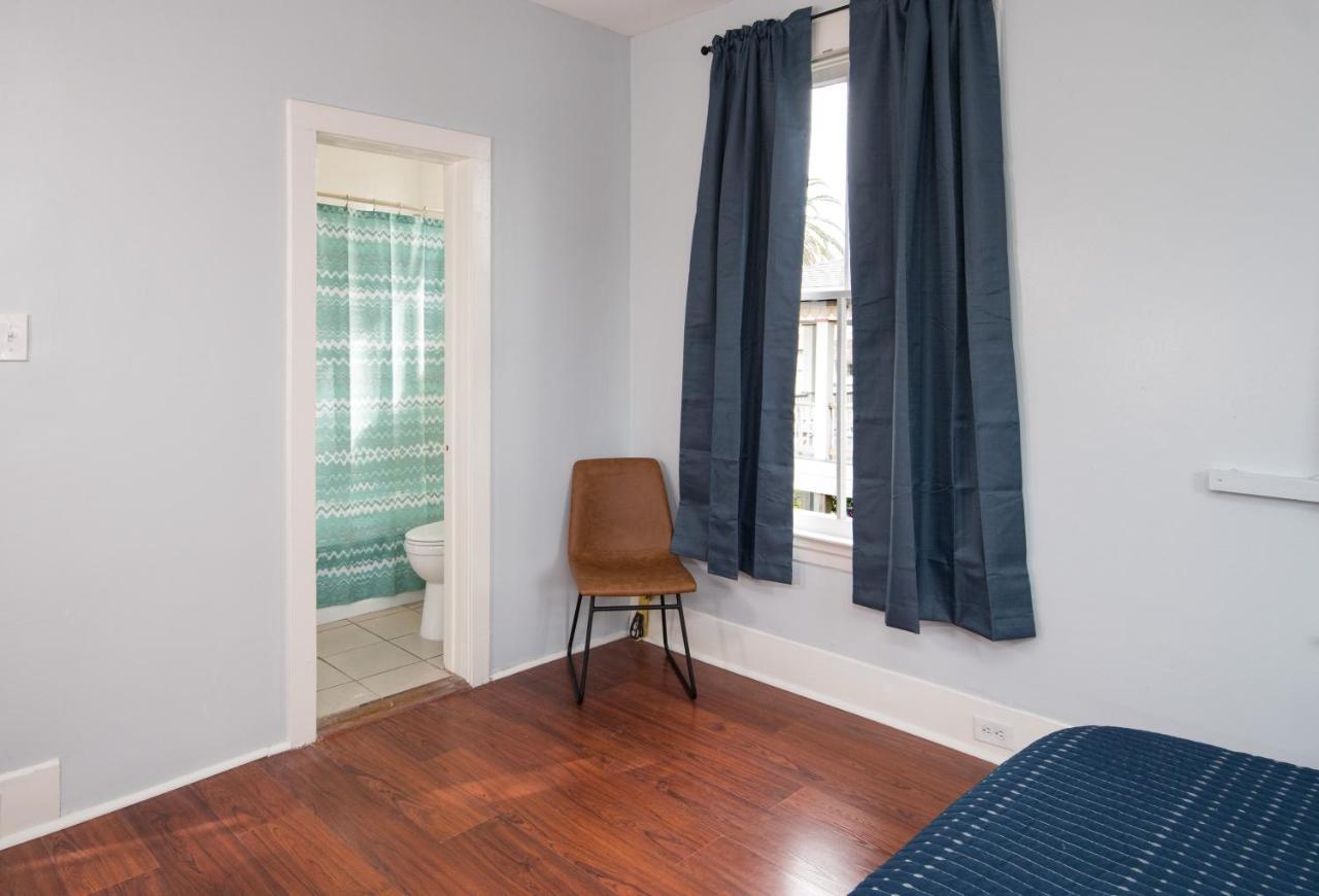 Holiday home Beautiful Two-story In Central Galveston, Short Walk To Beach, Near Downtown! | Seas The Breeze *