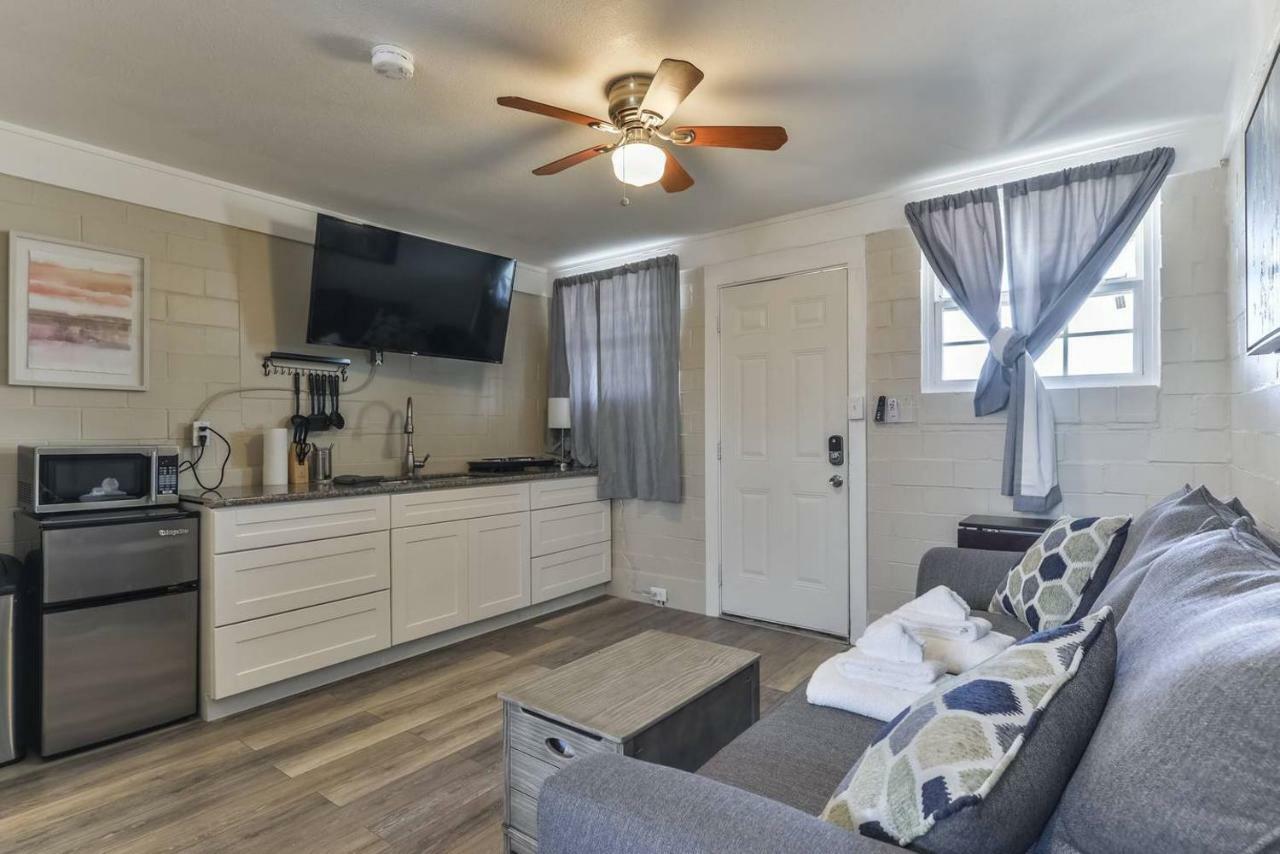 Coastal 2, Across Street From Beach Apartment *