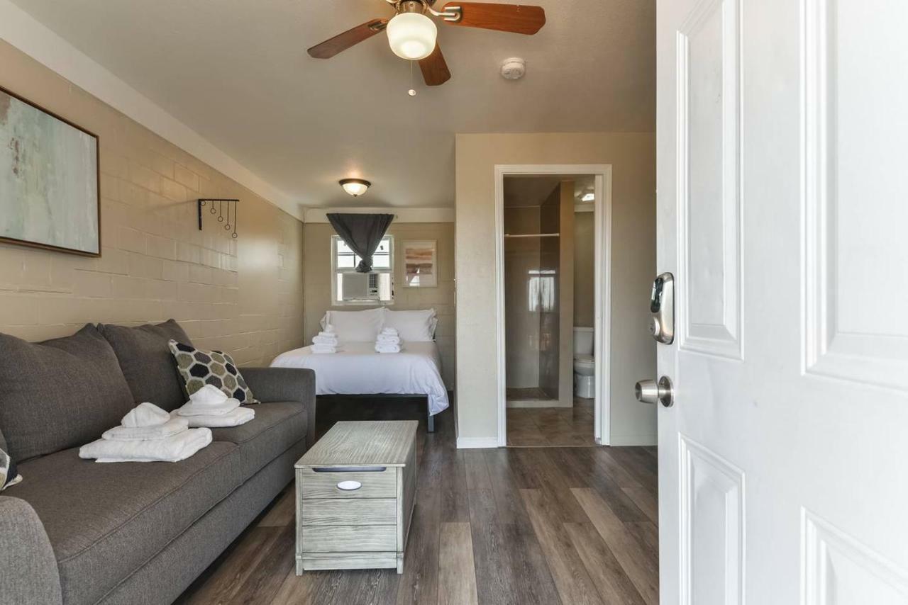 Coastal 2, Across Street From Beach Galveston