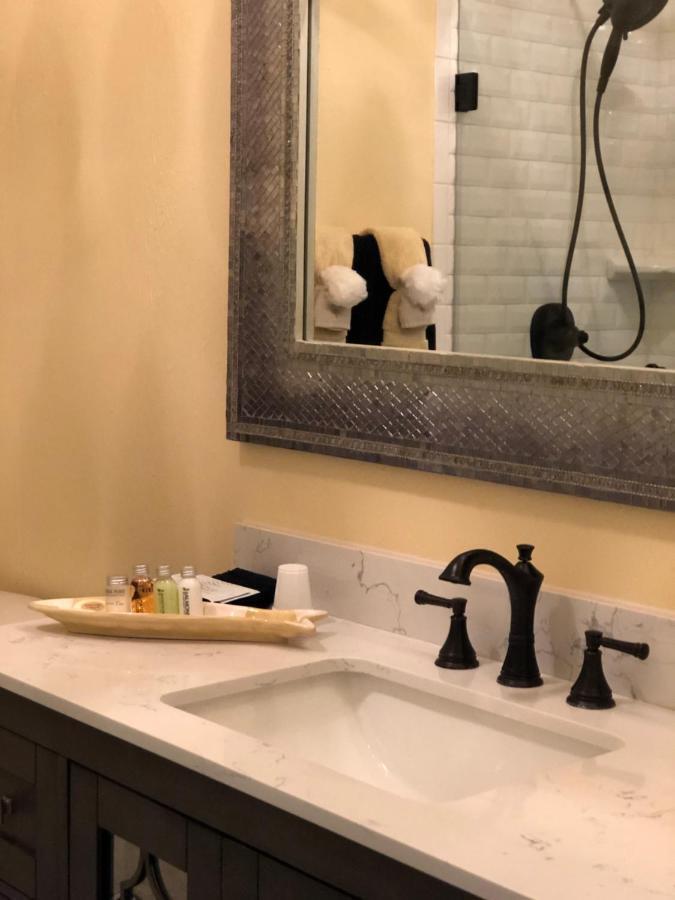 Avenue O Bed And Breakfast 3*