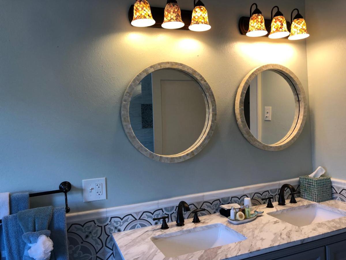 Avenue O Bed And Breakfast 3*